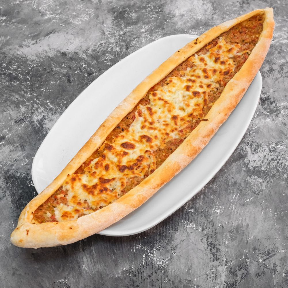 Kıymalı Yumurtalı Pide
